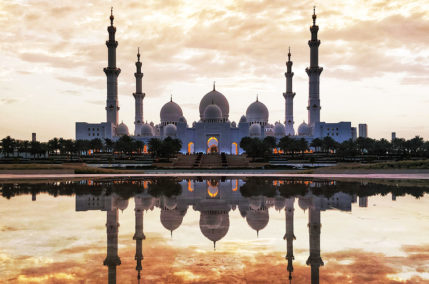 Cosa vedere ad Abu Dhabi, la moderna metropoli in mezzo al deserto