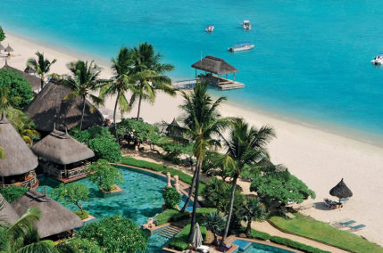 La Pirogue Resort & Spa